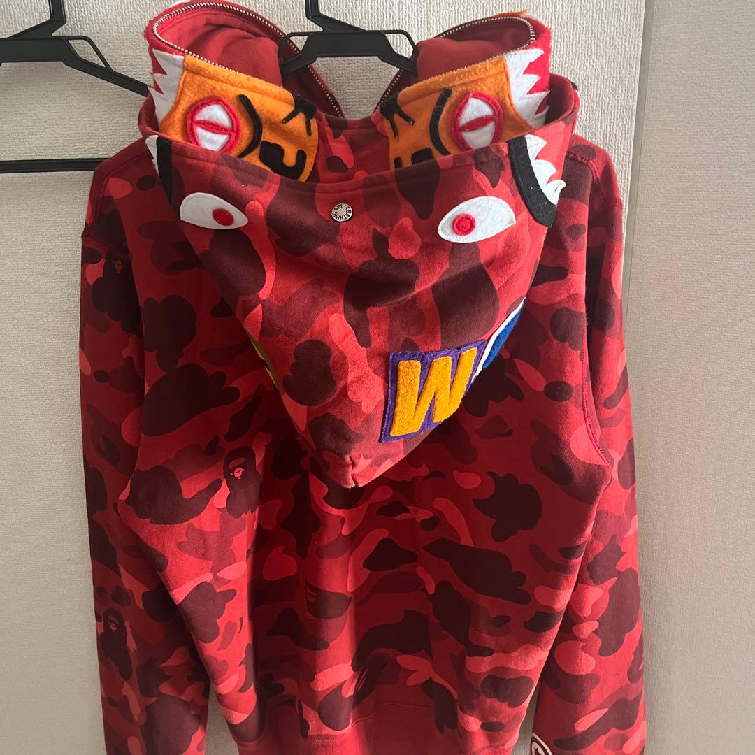 APE シャークパーカー