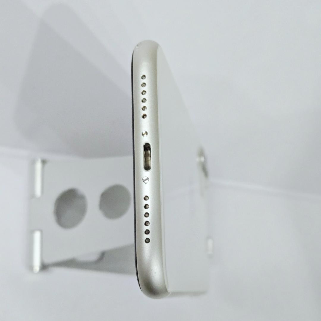 04 iPhone11 ホワイト SIMフリー