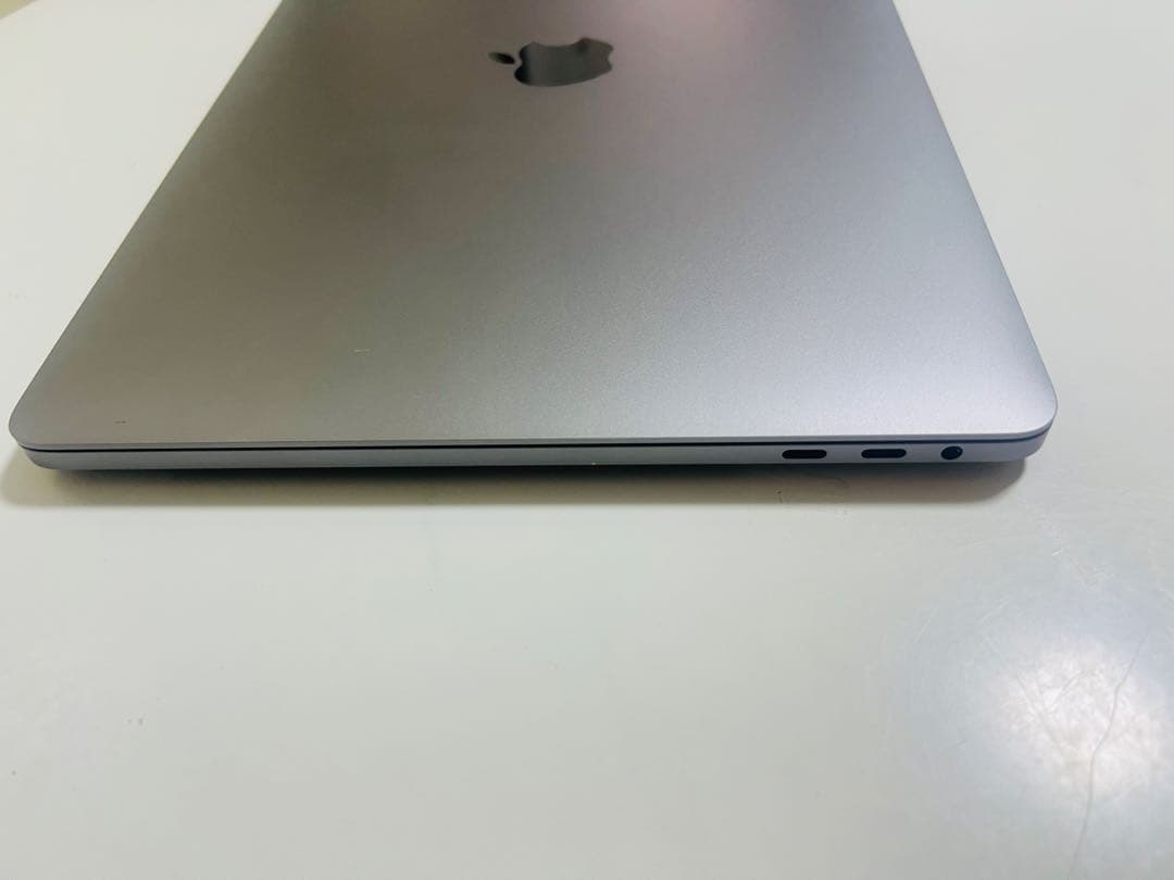 MacBook本体 Macbook Pro 2020 i7/16GB/1TB