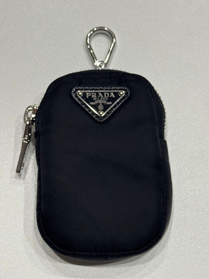 PRADA ブラック Re-Nylon ミニポーチ 1TT119