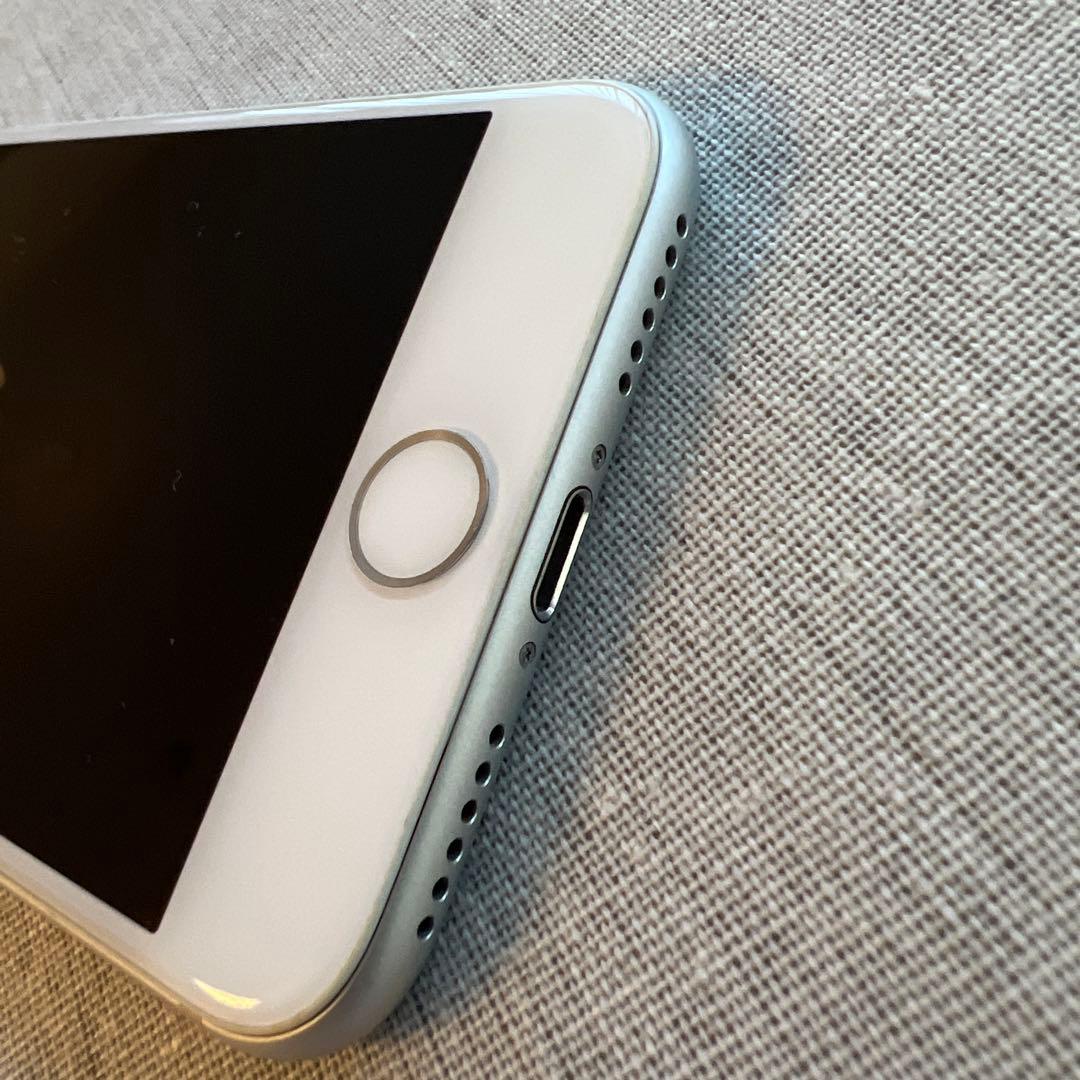 iPhone 8 シルバー 美品 バッテリー最大容量87%