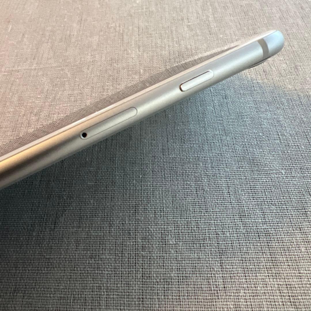 iPhone 8 シルバー 美品 バッテリー最大容量87%