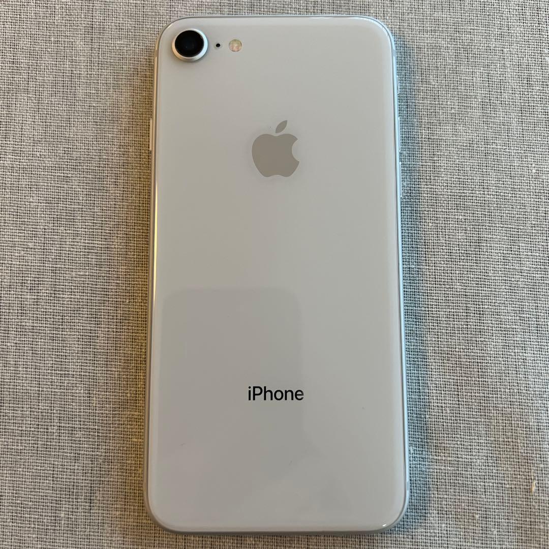 iPhone 8 シルバー 美品 バッテリー最大容量87%