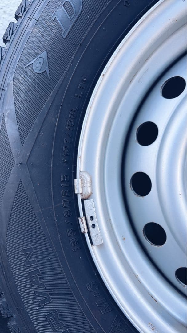 DUNLOP studless 2022年製　状態良好