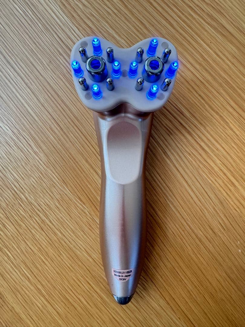 美品　ディレイアゼル　家庭用美顔器　コードレス　EMS