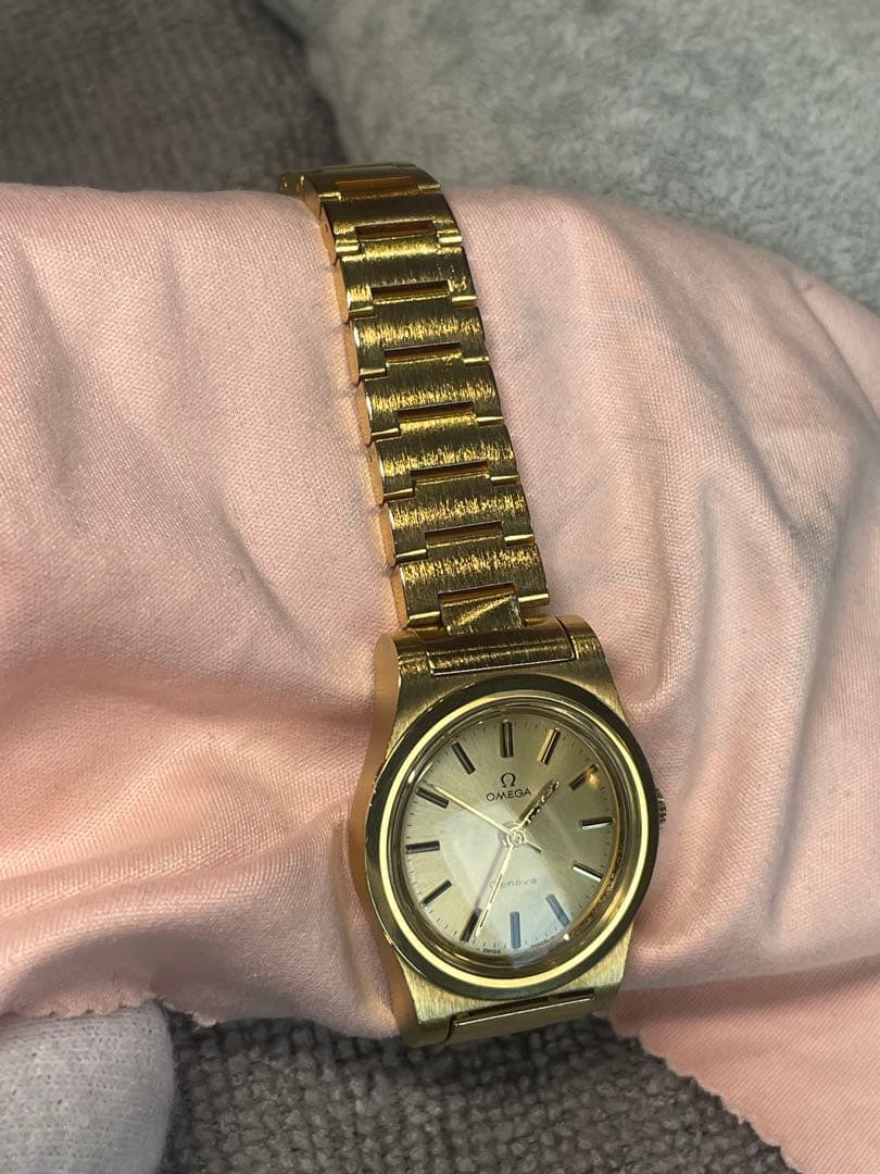 SWISS OMEGA 手巻き　レディース　正確稼働　ほぼ未使用　裏蓋シール　箱