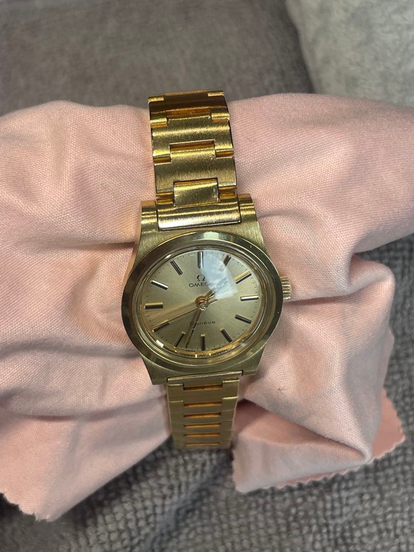 SWISS OMEGA 手巻き　レディース　正確稼働　ほぼ未使用　裏蓋シール　箱