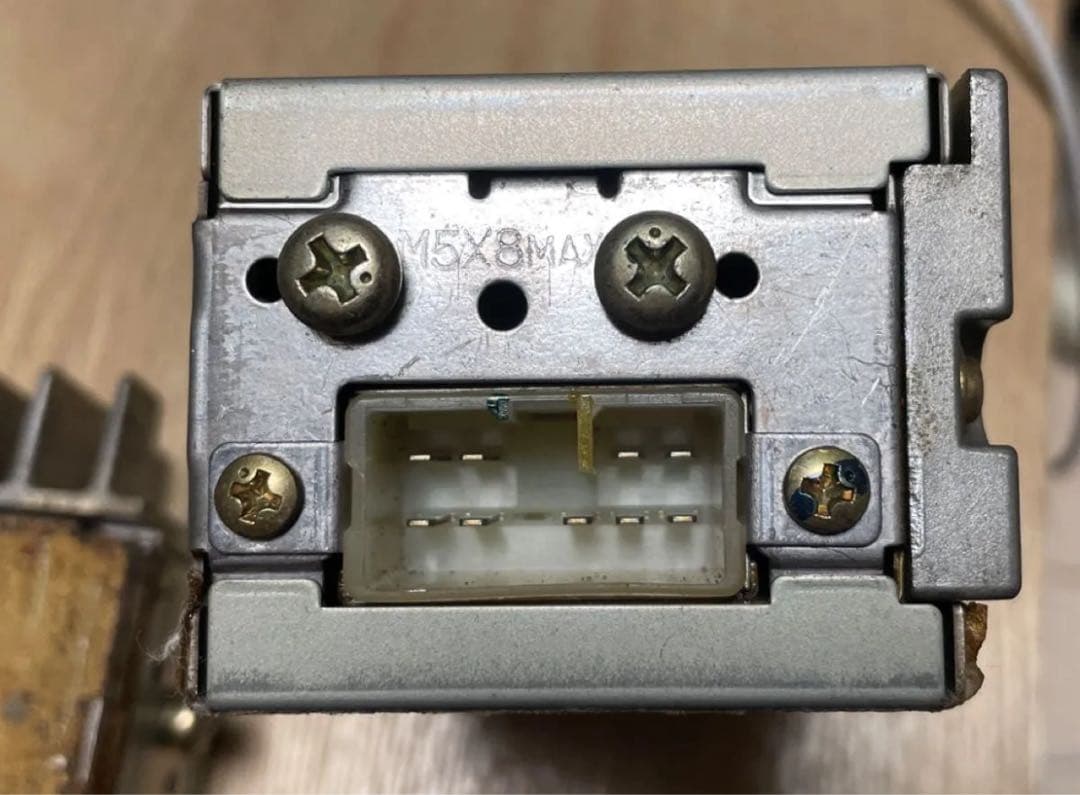 希少　ランクル80系 HDJ81V アンプ 中古