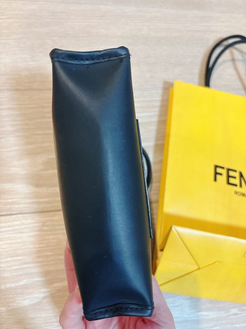 美品！早い者勝ち⭐︎FENDI 黒 レザーハンドバッグ　即購入可！