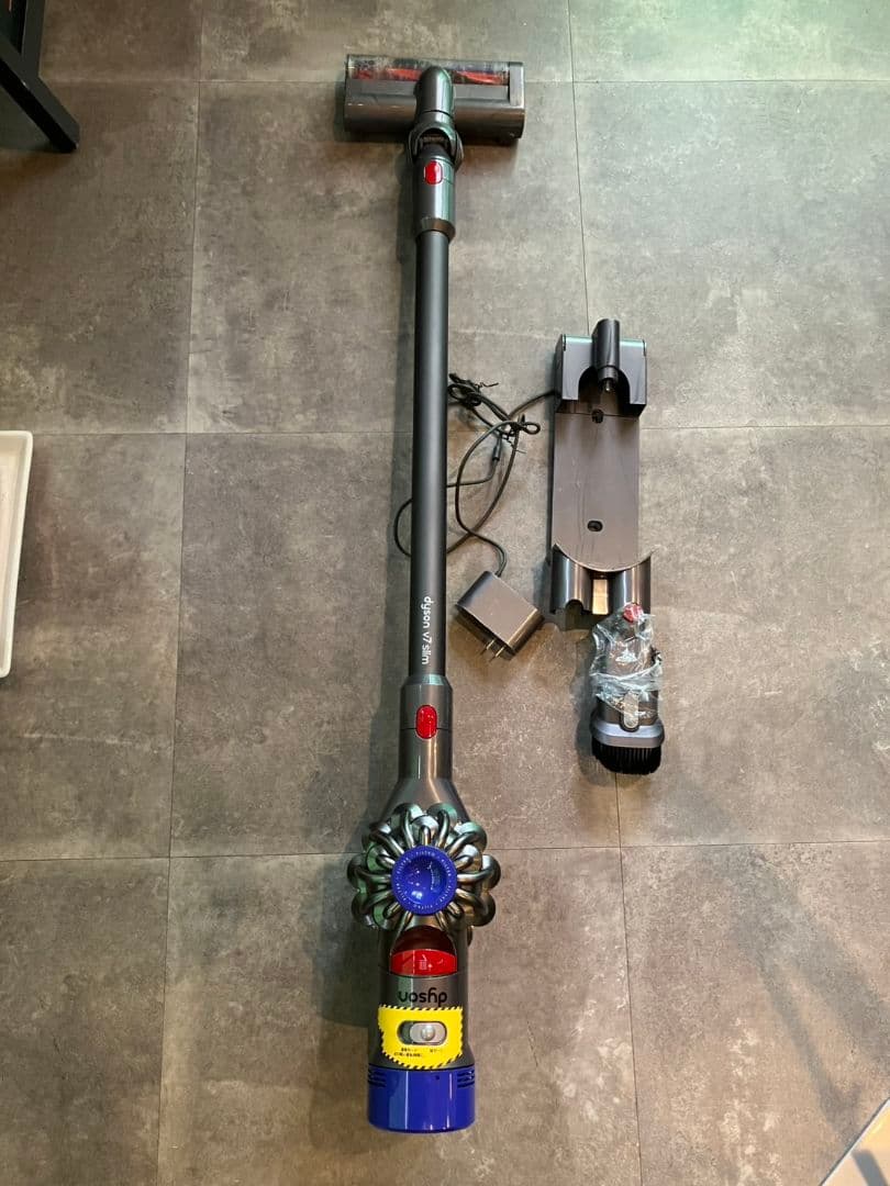 【ダイソン掃除機　V7 slim】コードレスクリーナー