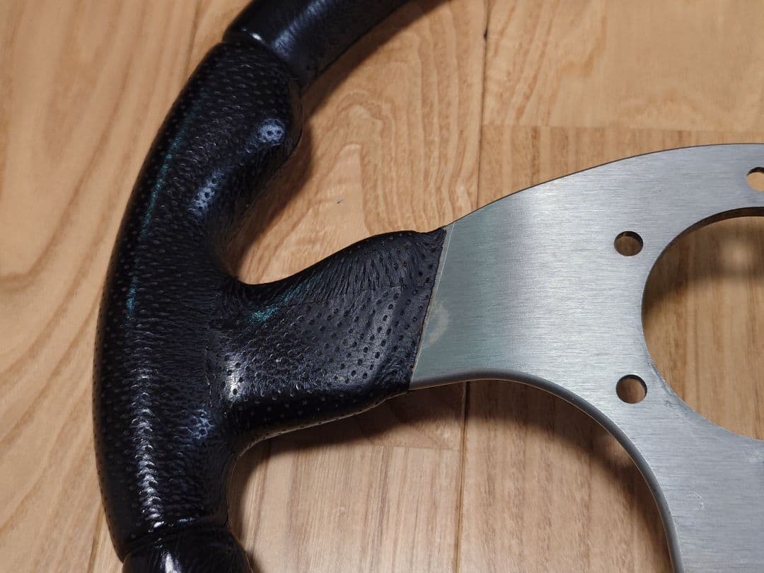 専用出品MOMO Race 32cm ステアリングとリング、ホーンボタン