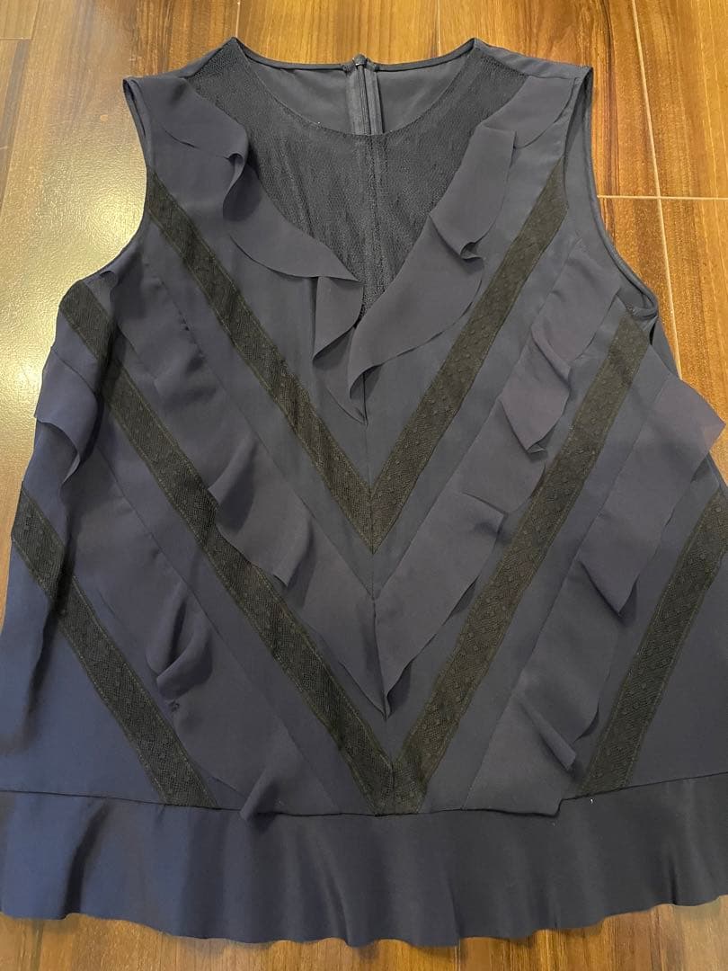 VALENTINO ヴァレンティノ　ノースリーブ　ブラウス　フリル