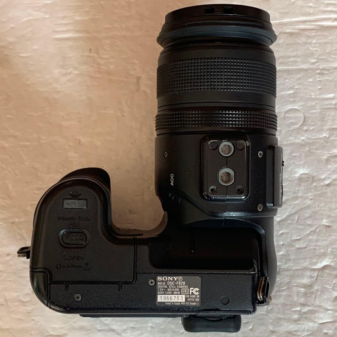 ジャンク SONY Cyber-shot DSC-F828 壊れています