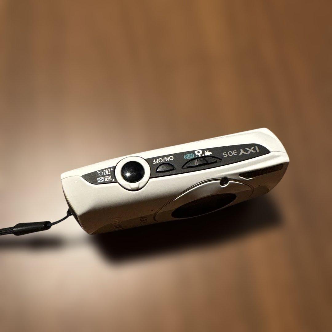 レア　Canon　デジタルカメラ　ixy 30s ホワイト