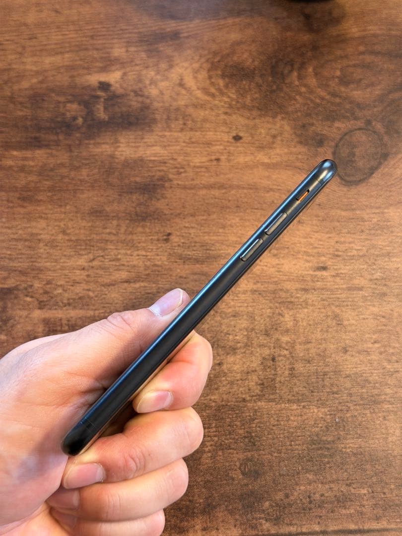 Apple iPhone SE 第2世代128GB （美品）