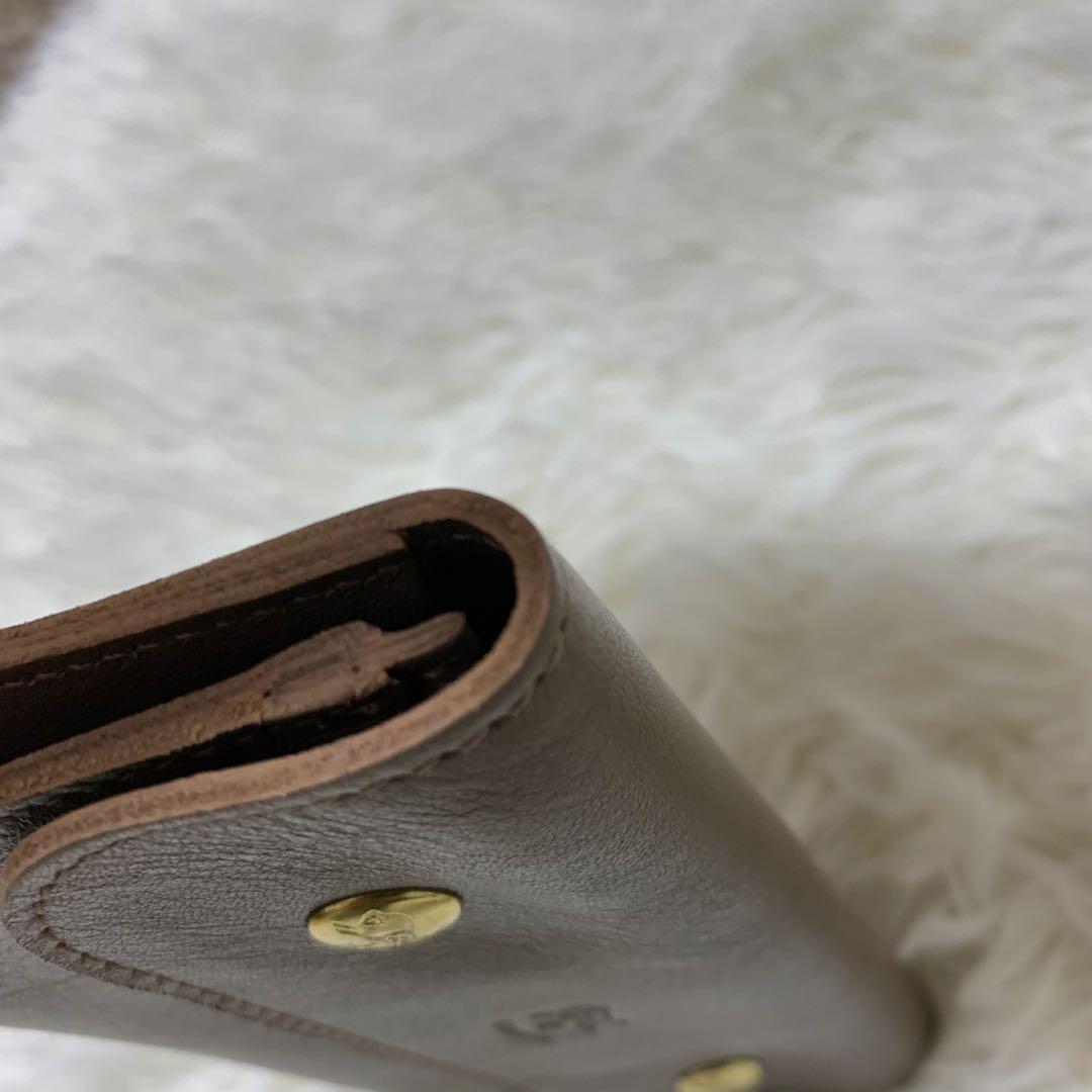 【極美品】イルビゾンテ　長財布　金ボタン　ロゴ型押し　レザー　シボ　グレージュ