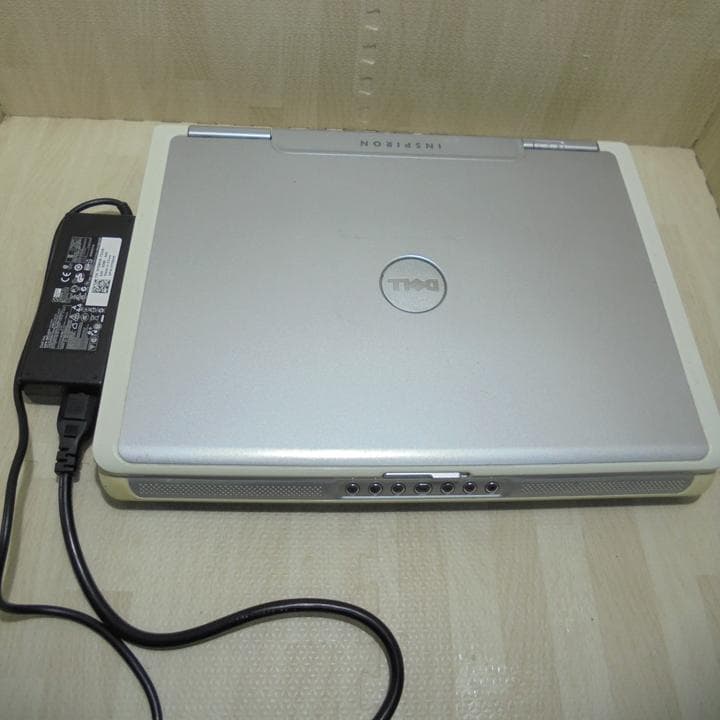 DELL　旧型ノート　15インチ液晶高解像度1920×1200／現状動作