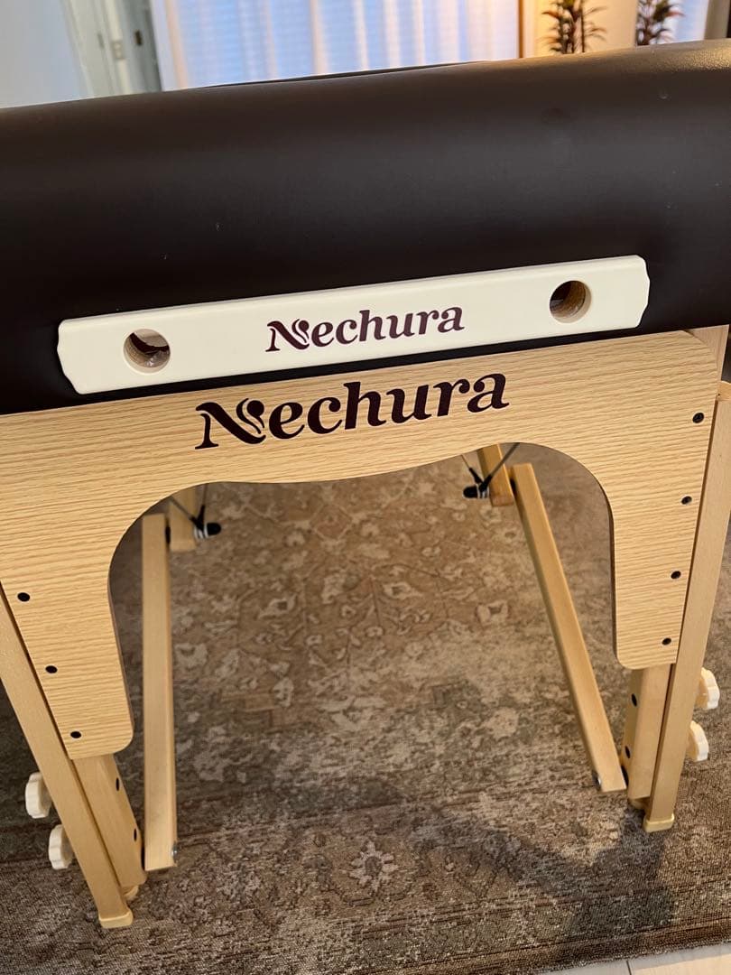 ネチュラ 折りたたみ　エステ　マッサージベッド