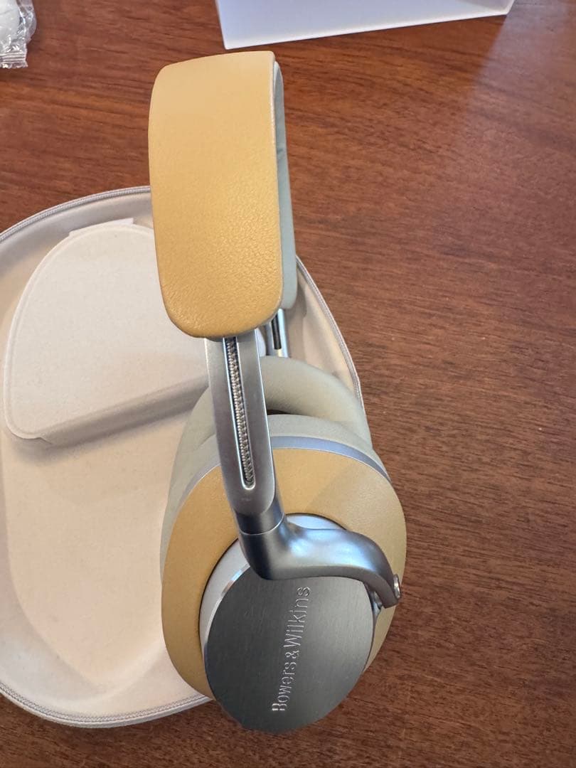 Bowers & Wilkins Px8 タン　ワイヤレスヘッドホン