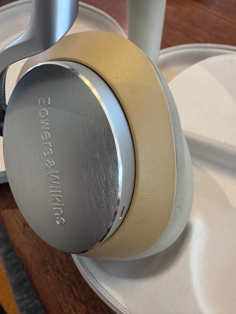 Bowers & Wilkins Px8 タン　ワイヤレスヘッドホン