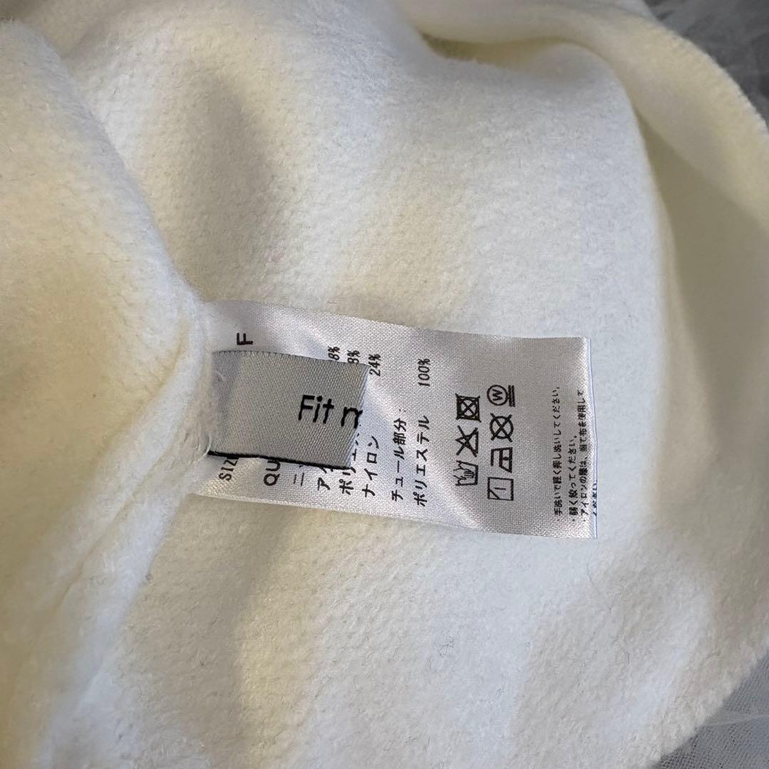 【美品】フィットモア　ドットチュールドッキングペプラムニット