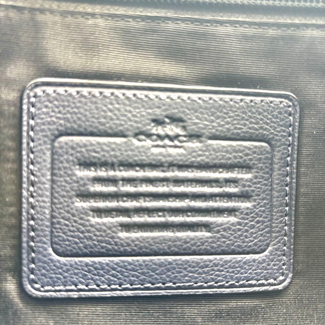 【極美品】コーチ　メッセンジャーバッグ　ヘリテージ　ロゴ型押し　レザー　ネイビー