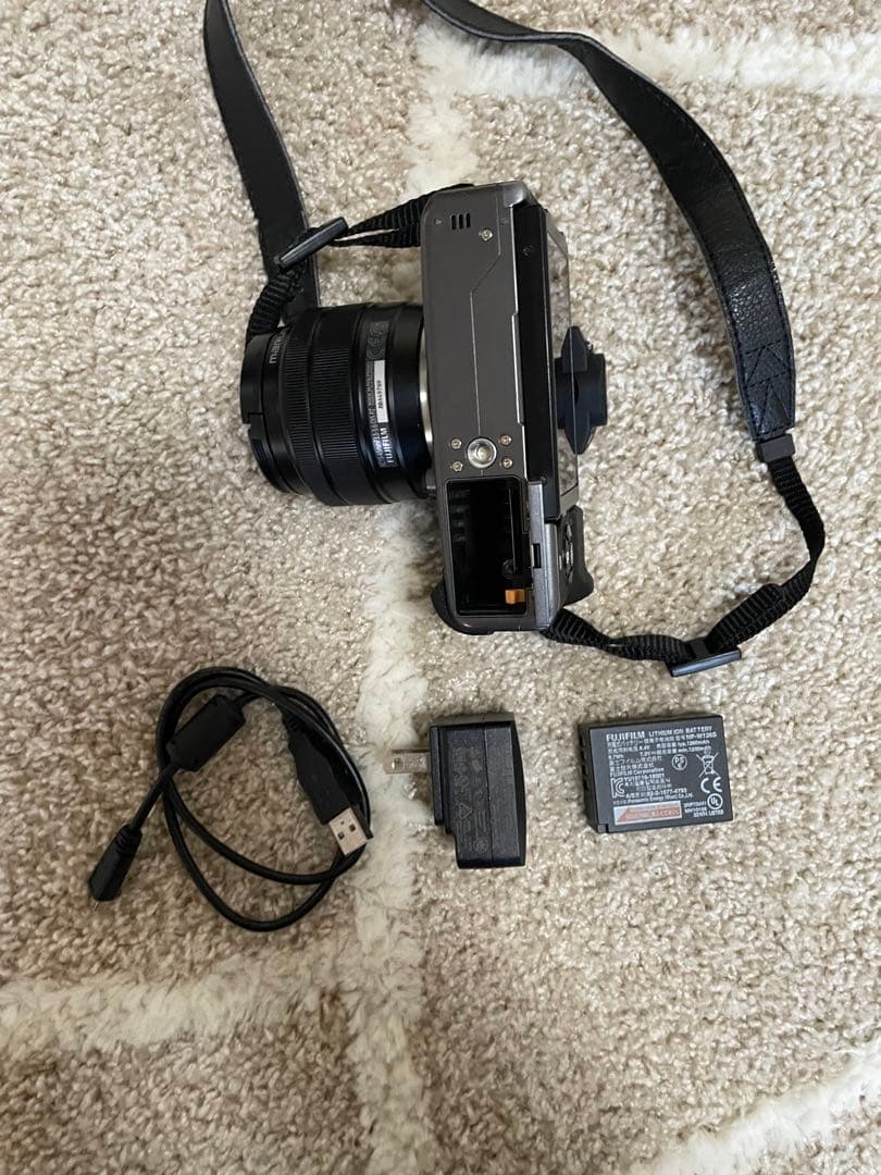 （値下げ）Fujifilm X-T100 ミラーレスカメラ レンズ付き