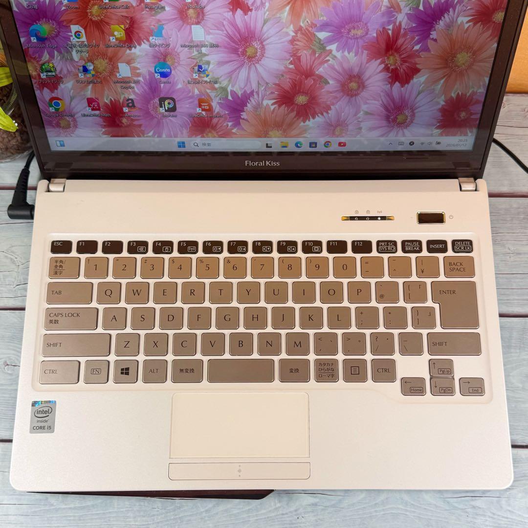 Floral Kiss❤️薄型コンパクトノートPC❤️Corei5❤️Win11