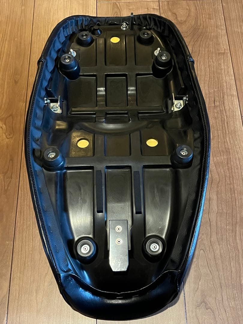 茗荷シート　Z900RS 、CAFE用 ZⅡパターン　艶ありブラック