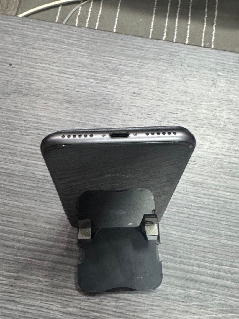 Apple iPhone 8スペースグレー 本体64GB SIMフリー12-2