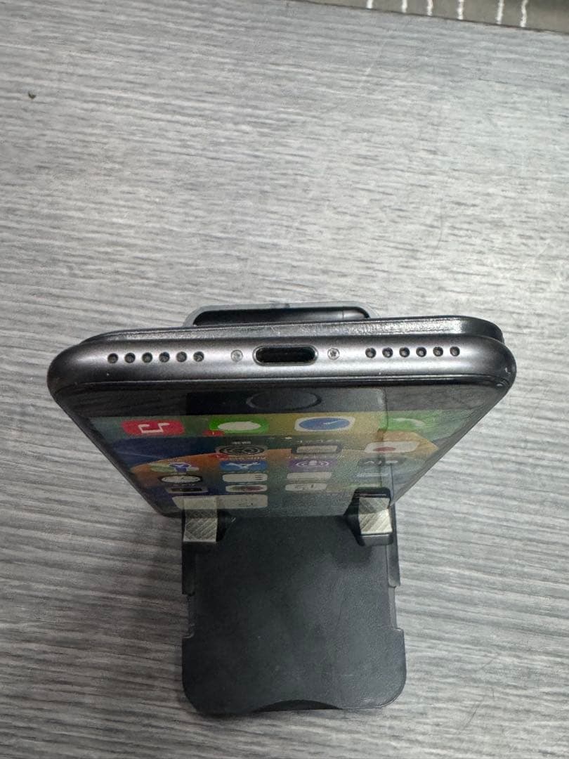 Apple iPhone 8スペースグレー 本体64GB SIMフリー12-2