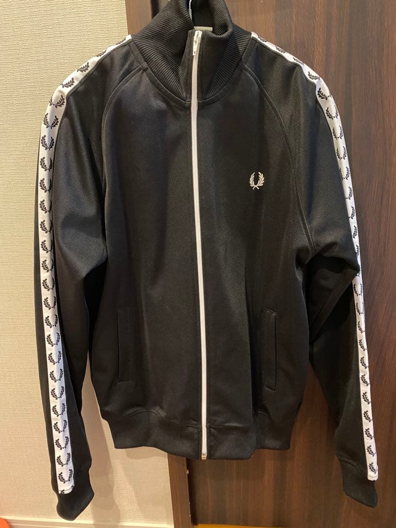 FRED PERRY ジップアップジャケット S ブラック