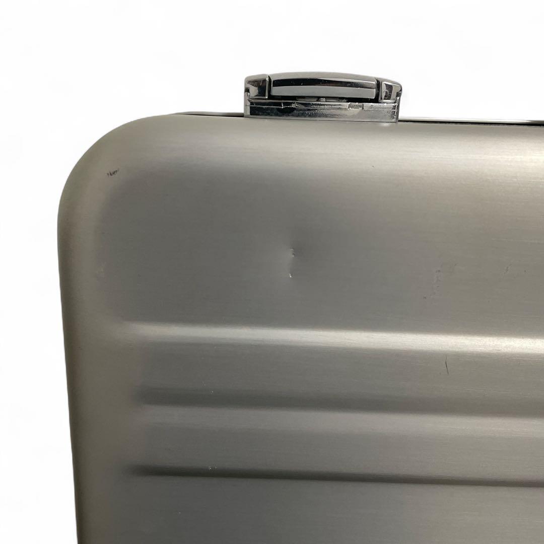 ゼロハリバートン アタッシュケース アルミ シルバー 鍵付き