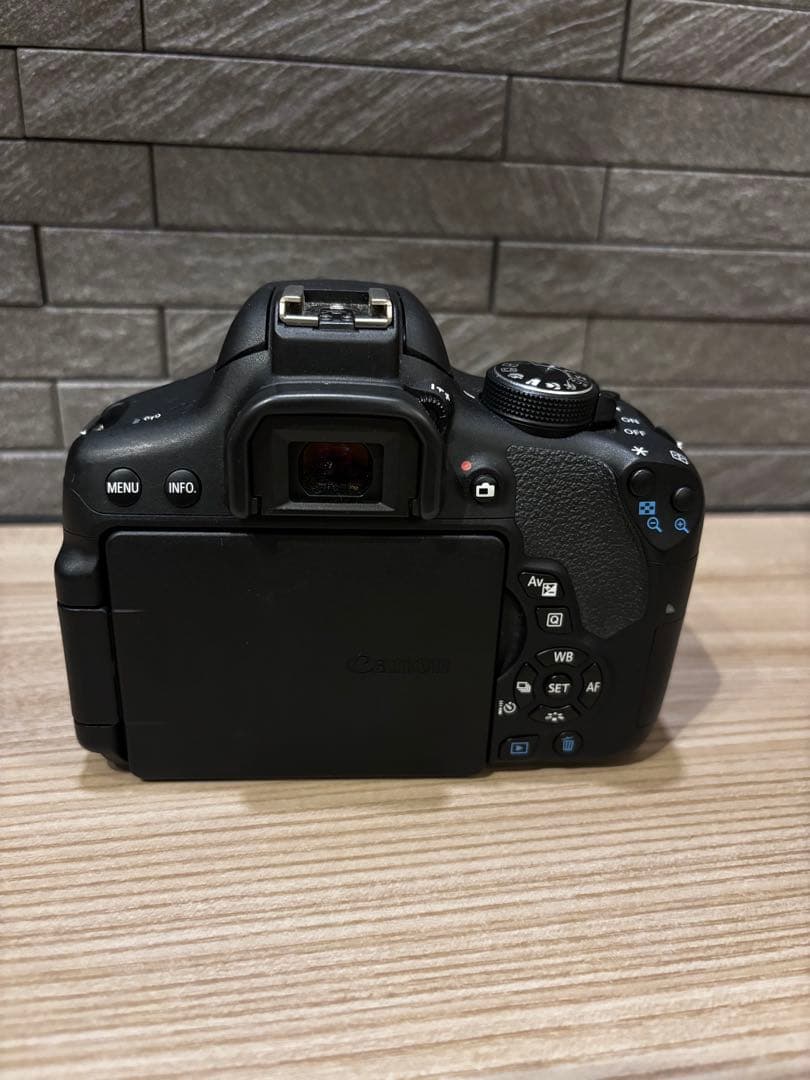 Canon EOS Kiss X8i キャノン デジタル一眼レフカメラ キット