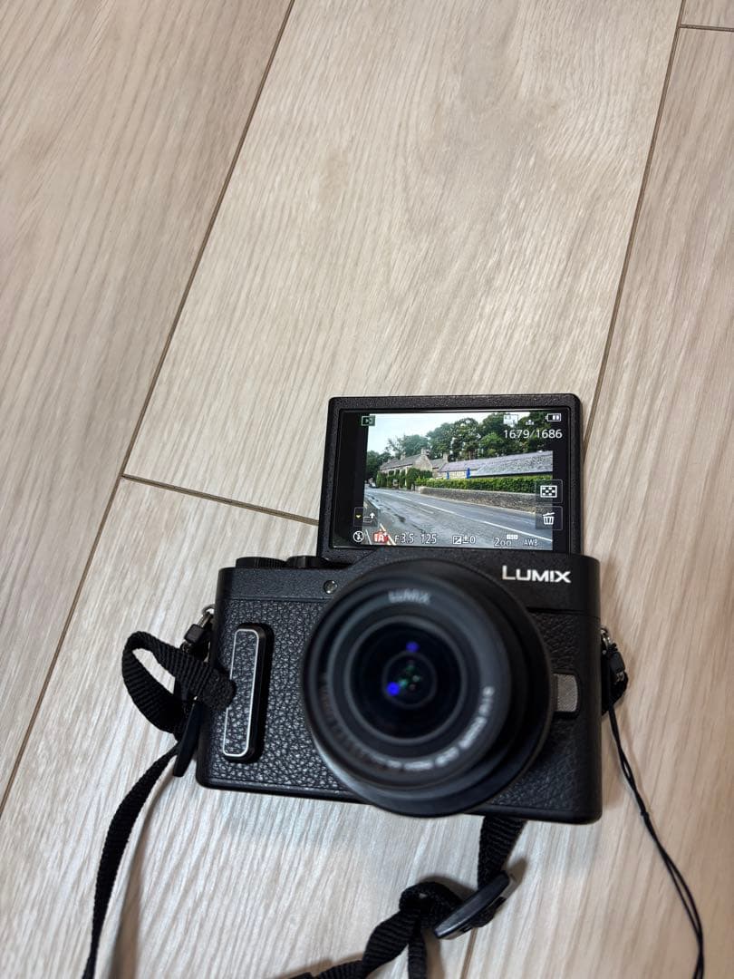 LUMIX DC-GF10W ミラーレスダブルズームレンズ