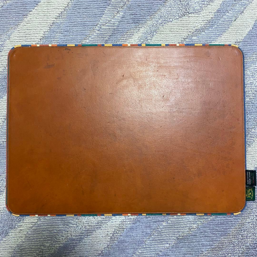 イルビゾンテIL BISONTEデスクマット革製シュペリオールレイバーHTC