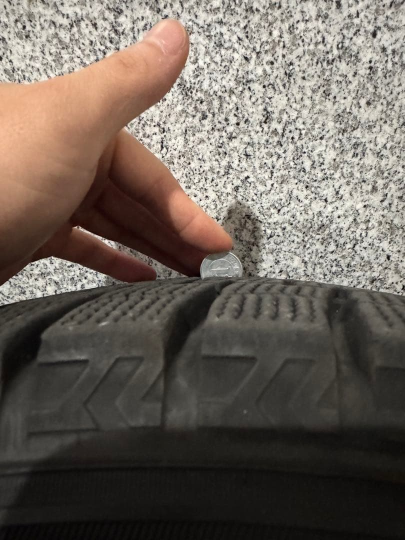 ダンロップ　ウィンターマックス　215/60R16