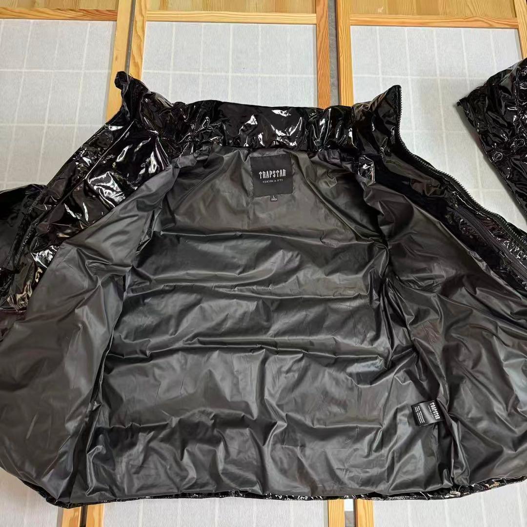 新品 TRAPSTAR 光沢ブラック ダウンジャケット Sサイズ u