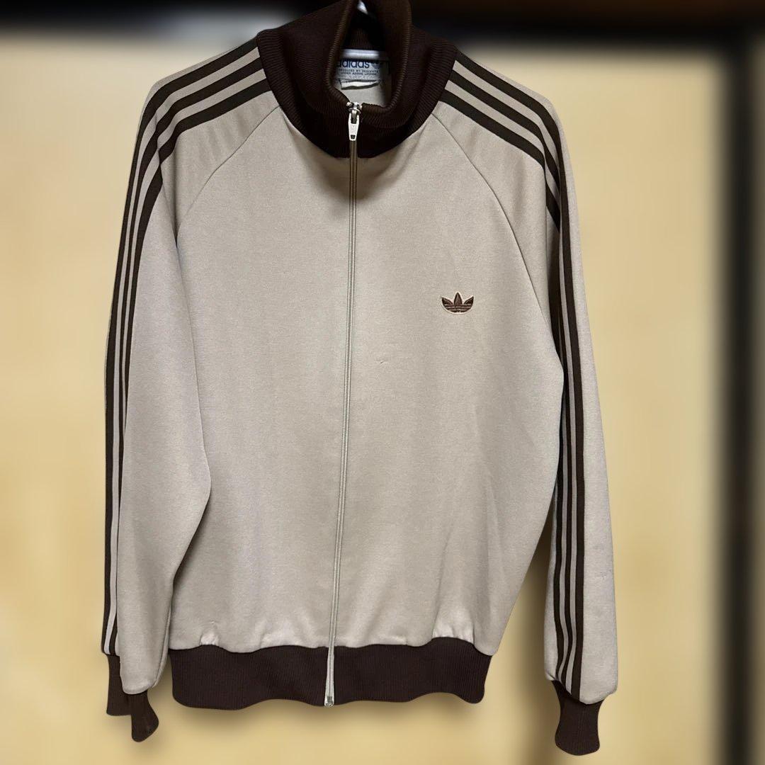 中古　傷あり　adidas トラックジャケット　ベージュ　デサント　3号