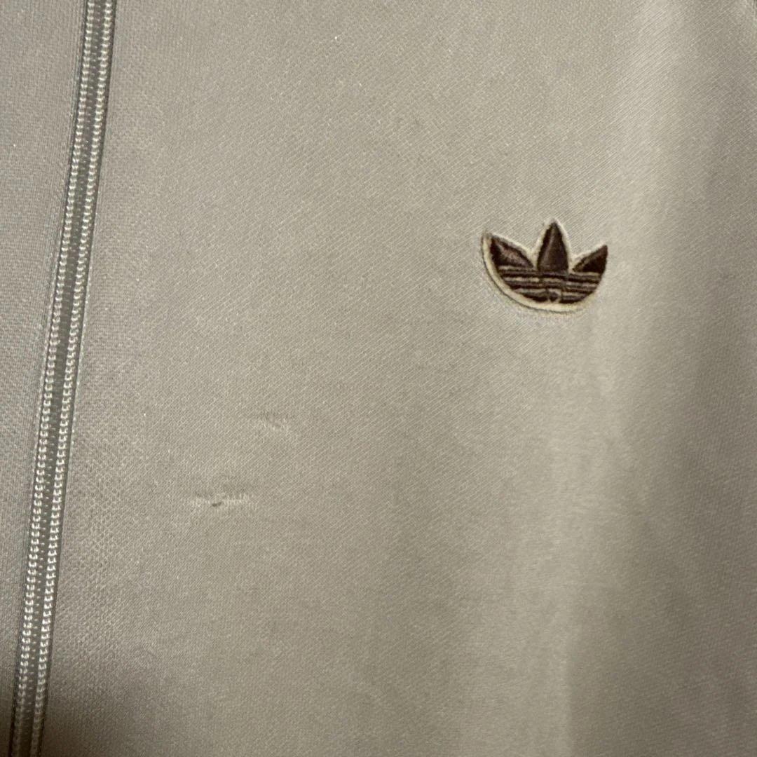 中古　傷あり　adidas トラックジャケット　ベージュ　デサント　3号