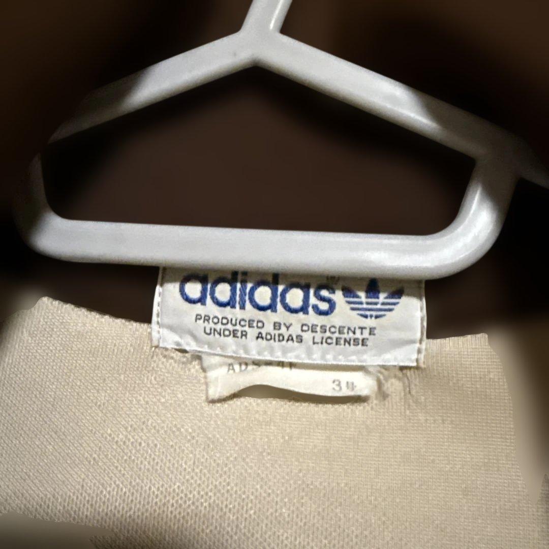 中古　傷あり　adidas トラックジャケット　ベージュ　デサント　3号