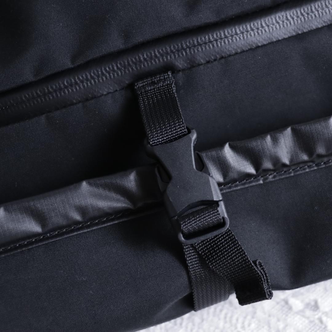 極美品！ザ ノースフェイス ロールパック15　メッセンジャーバッグ　防水バッグ