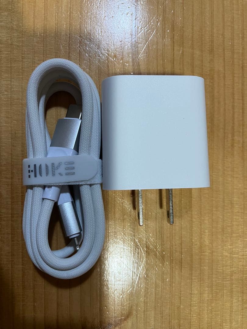 iPhone8 ゴールド　64GB SIMフリー 本体 充電器付き