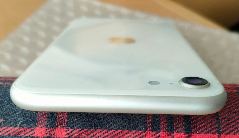 Apple iPhone SE (第2世代) ホワイト　64GB