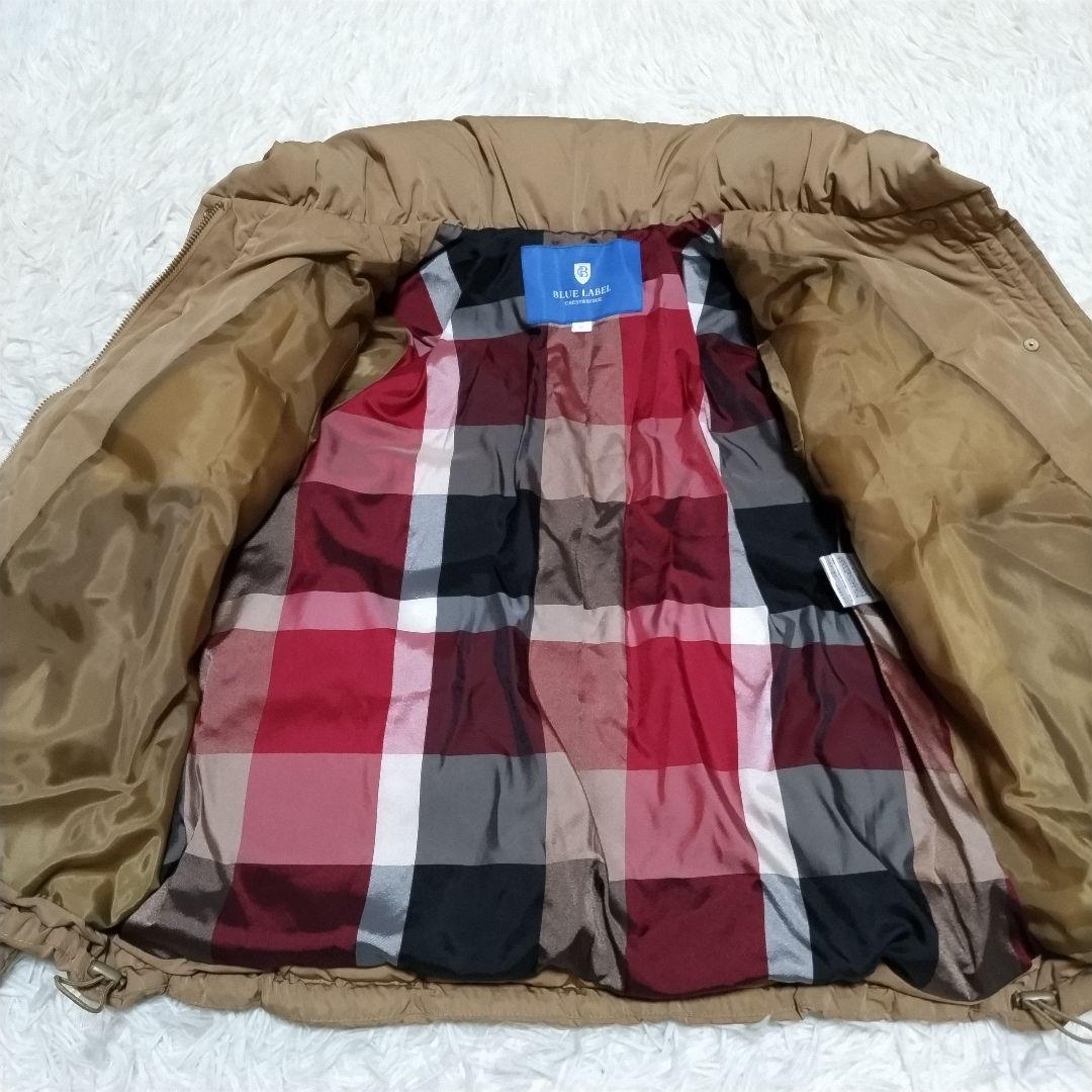 ブルーレーベルクレストブリッジ　ダウンジャケット　チェック　金　ベージュ