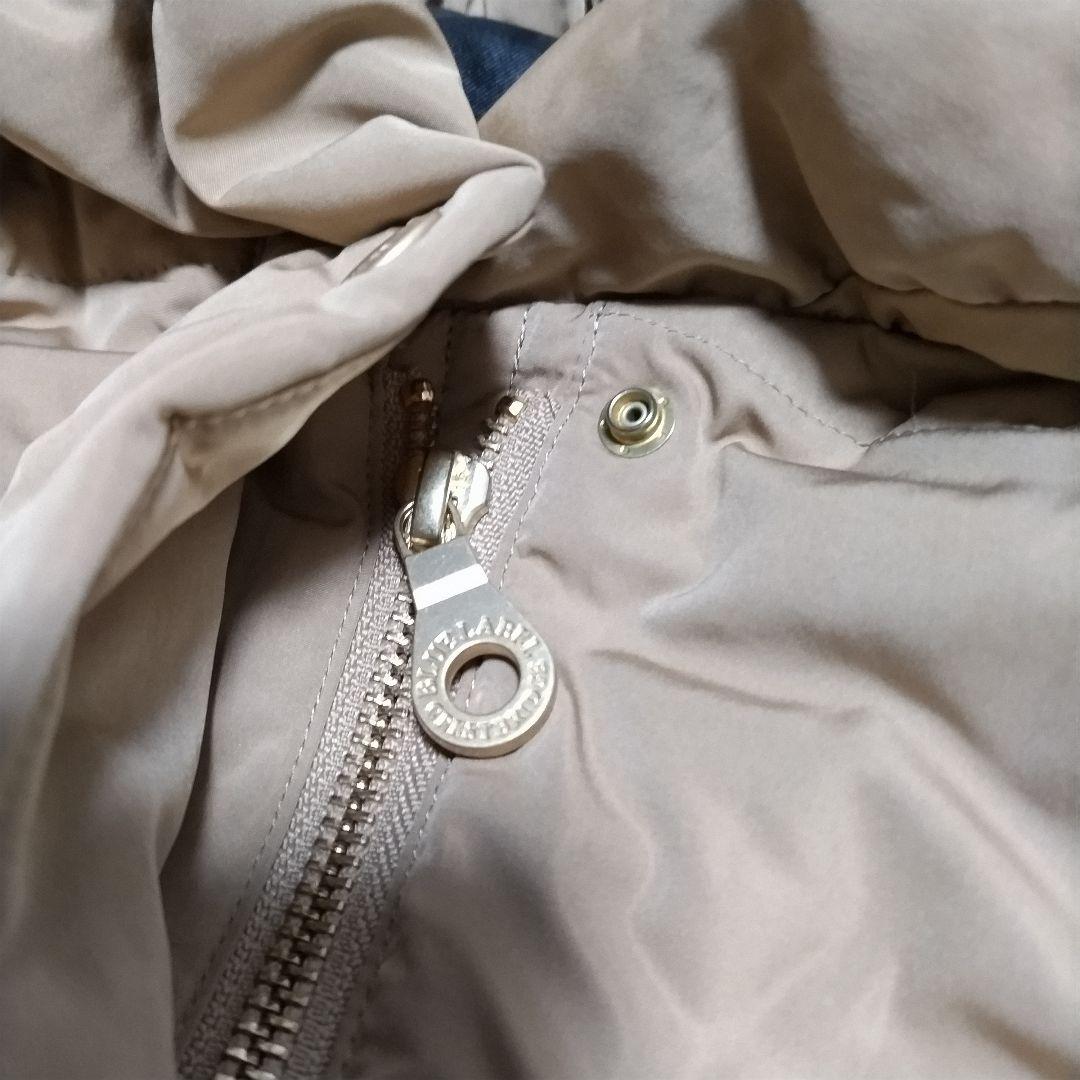 ブルーレーベルクレストブリッジ　ダウンジャケット　チェック　金　ベージュ