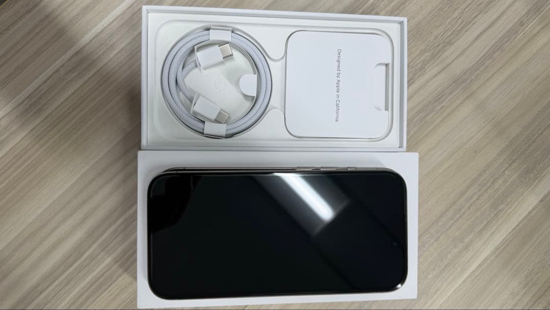 iPhone 15 Pro 256GB ナチュラルチタニウム フィルム/ケース付