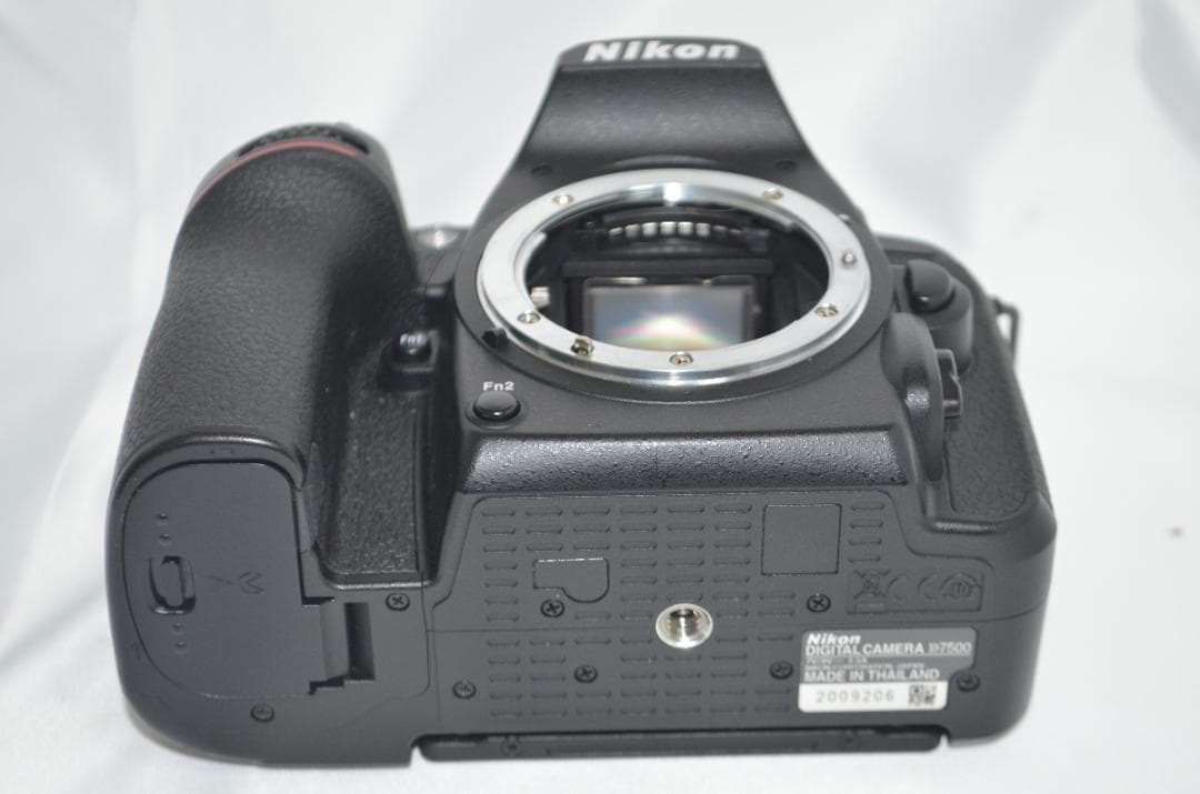 極美品級　シャッター数1万3千回以下 Nikon D7500☆Wi-Fi搭載