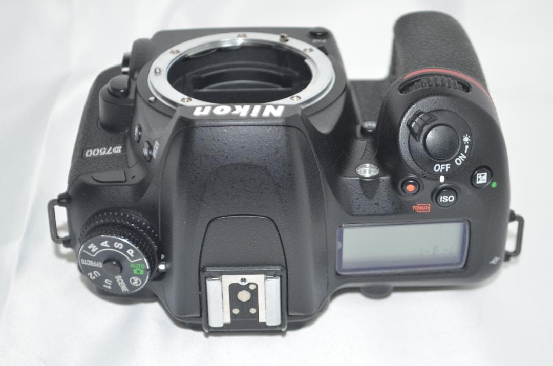 極美品級　シャッター数1万3千回以下 Nikon D7500☆Wi-Fi搭載