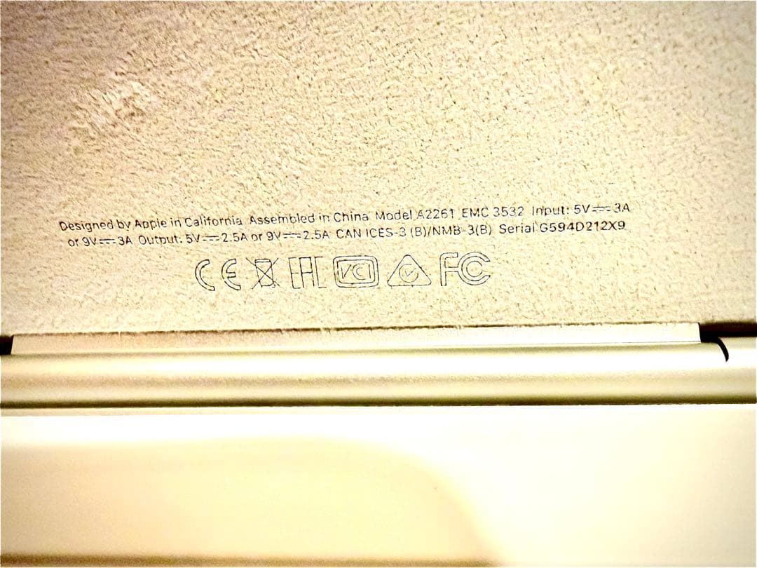 iPad用 Magic Keyboard（白・日本語）MJQJ3J/A